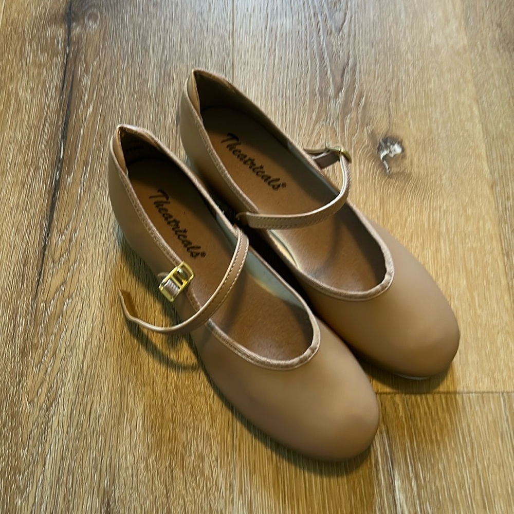Theatricals Tan Tap shoes 5 M